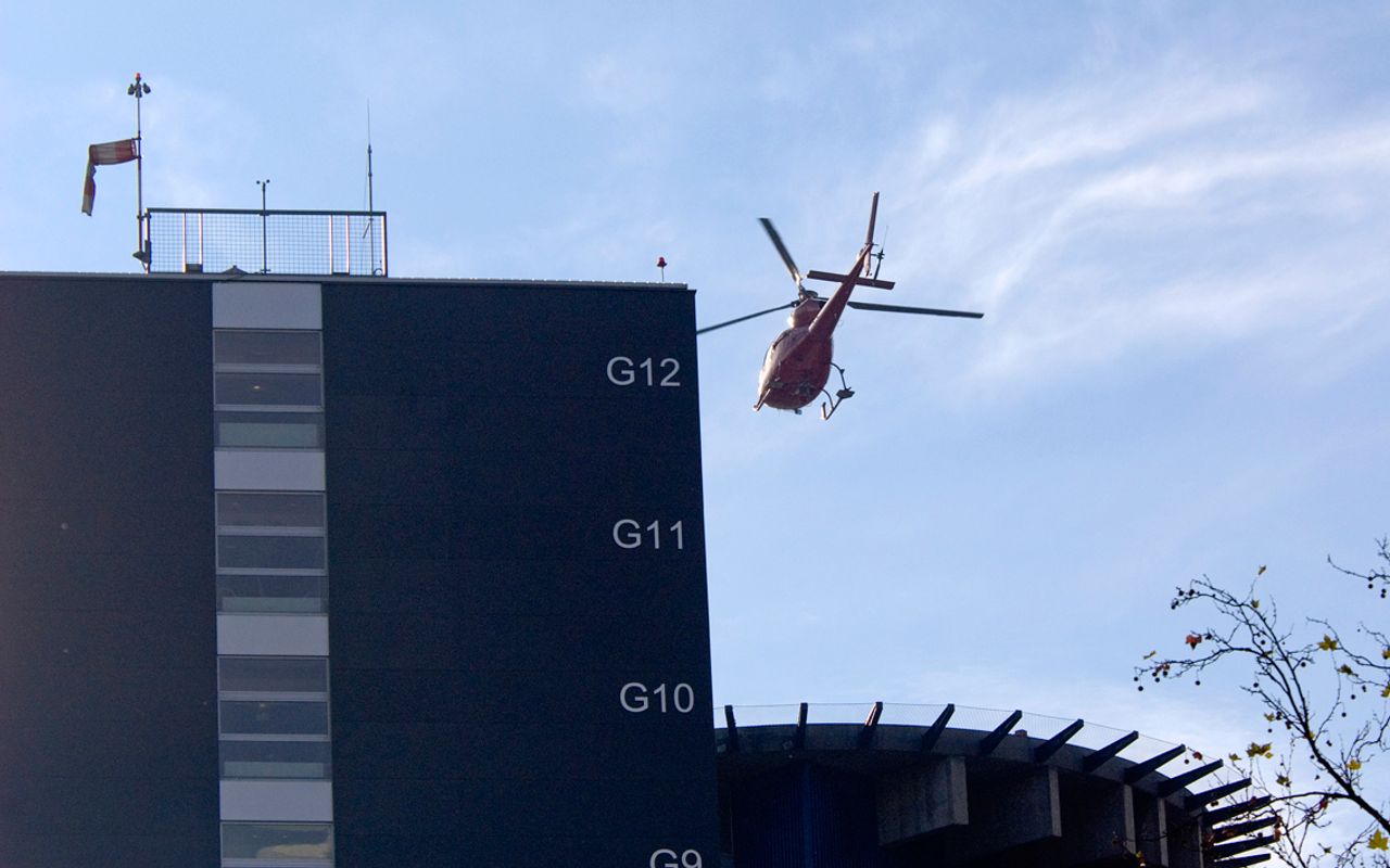Flüssigkeit mit Hochdruck ausgetreten: 37-Jähriger bei Arbeitsunfall in Kaltenbach verletzt