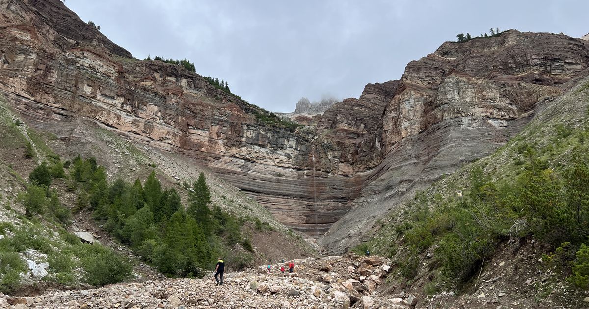 Trip-in-die-Vergangenheit-Eine-Wanderung-durch-die-Bletterbach-Schlucht-in-S-dtirol