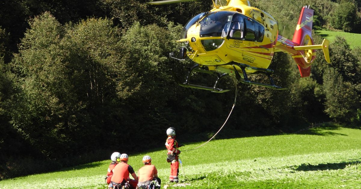 Rettungskr-fte-r-ckten-mehrmals-aus-Drei-Verletzte-bei-Unf-llen-in-Tirols-Bergen