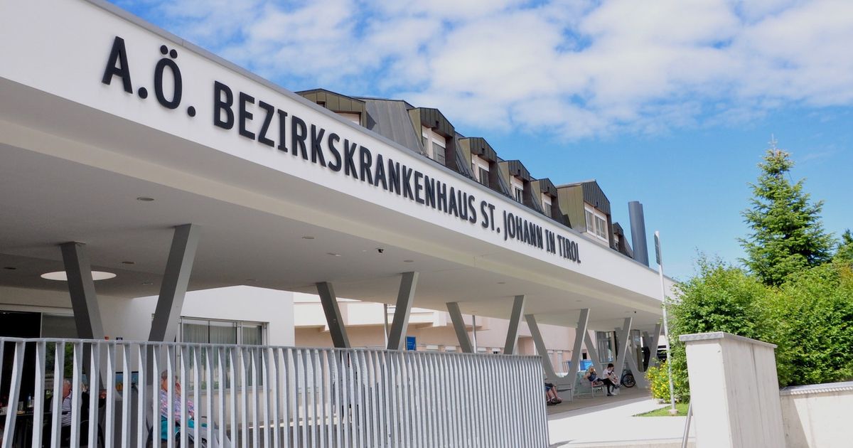 Offenbar-Mann-mit-Waffe-im-Krankenhaus-St-Johann-Spezialeinheit-Cobra-r-ckte-an