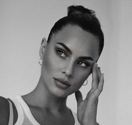 9. Februar: KASIA LENHARDT (✞ 25) | Nur wenige Tage nach der Trennung von Fußballer Jerôme Boateng wurde das Model tot in ihrer Wohnung in Berlin gefunden. Gegenseitige Vorwürfe hatten kurz zuvor für Schlagzeilen gesorgt. Bekanntheit hatte die Influencerin 2012 durch ihre Teilnahme an „Germany's Next Topmodel" erlangt. Sie hinterließ einen sechsjährigen Sohn.