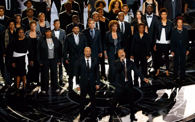 "Wir haben diesen Song für einen Film geschrieben, der vor 50 Jahren spielt. Aber 'Selma' ist auch heute gültig, denn der Kampf für Gerechtigkeit spielt sich genau jetzt ab", sagte John Legend in seiner Dankesrede den Song "Glory".
