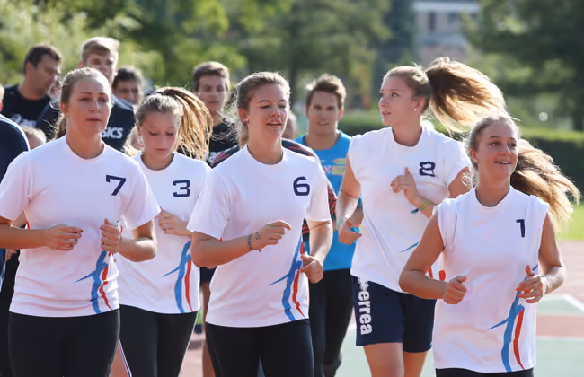 ... die TI-Volleyballerinnen taten es ihr gleich.