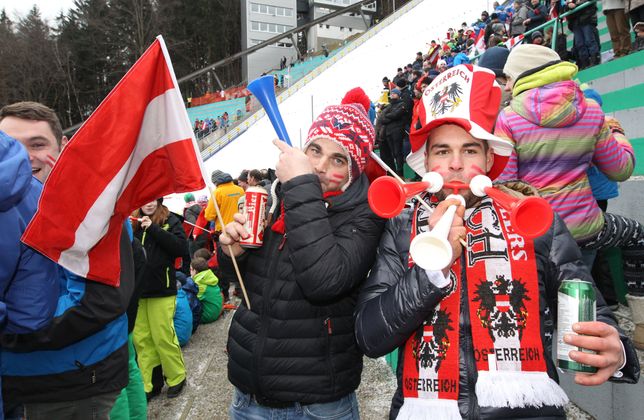 Diese Fans gaben mit Tröten und Dosenbier alles, hofften aber vergeblich auf einen Heimsieg.