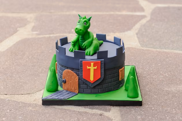 Auch die Ritterburg mit Drachen stammt von Moschen.