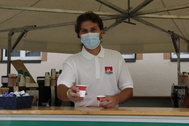Bei der Kaffeeausgabe gab es strenge Hygieneregeln.