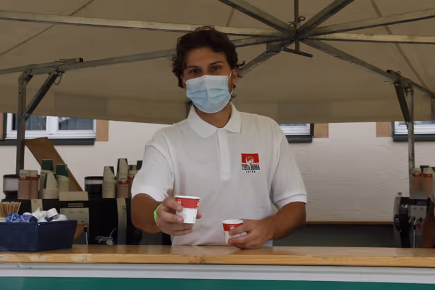 Bei der Kaffeeausgabe gab es strenge Hygieneregeln.