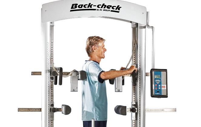 RÜCKENFITNESS: Mit dem Dr. Wolf Rückenfitness-Zentrum hat das Olympic GYM eine optimale Lösung, um schmerzfrei durchs Leben zu gehen. Nutze die Gelegenheit am 6. November 2021 für einen kostenlosen Check.