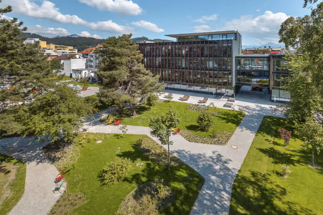 Der moderne Campus kann bei einer Infotour vor Studienbeginn im Herbst nochmal besichtigt werden.