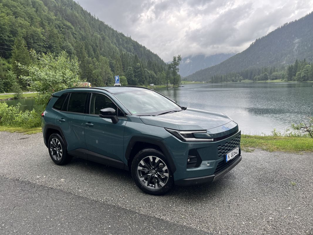 Toyota mit Trio im Tatendrang: Die Asiaten setzen voll auf a