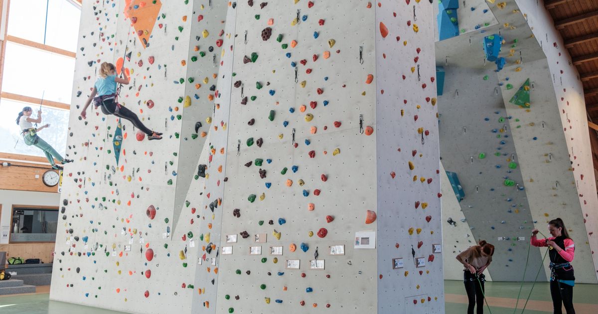 Junge-Kletterstars-im-Wettkampf-Tiroler-Meisterschaft-in-Ehrwald