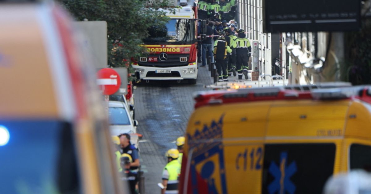 Geb-ude-im-Madrid-bei-Umbau-eingest-rzt