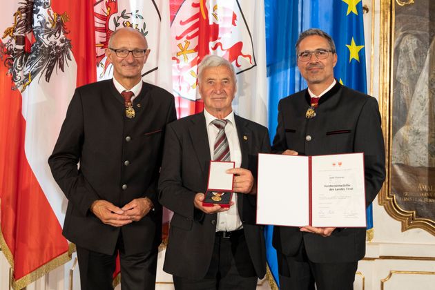 Für seine Verdienste um das Seniorenwesen erhielt Josef Peintner aus Assling (Bezirk Lienz) die Verdienstmedaille.
