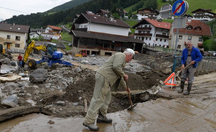 An den Tagen nach der Katastrophe ist deshalb Aufräumen angesagt.