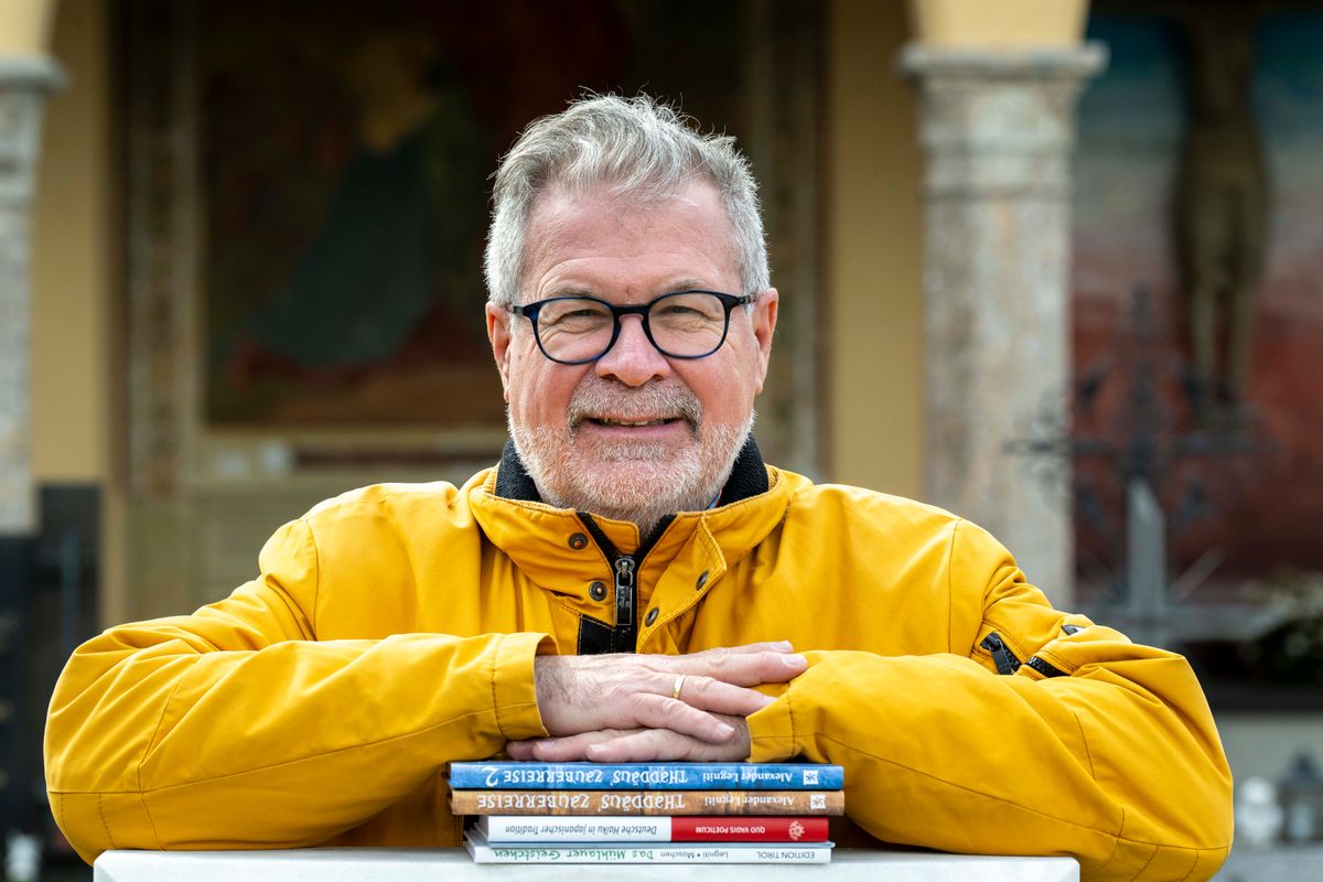 Magische Münzen und 50.000 Gedichte: Das literarische Leben des „Friedhofschefs“