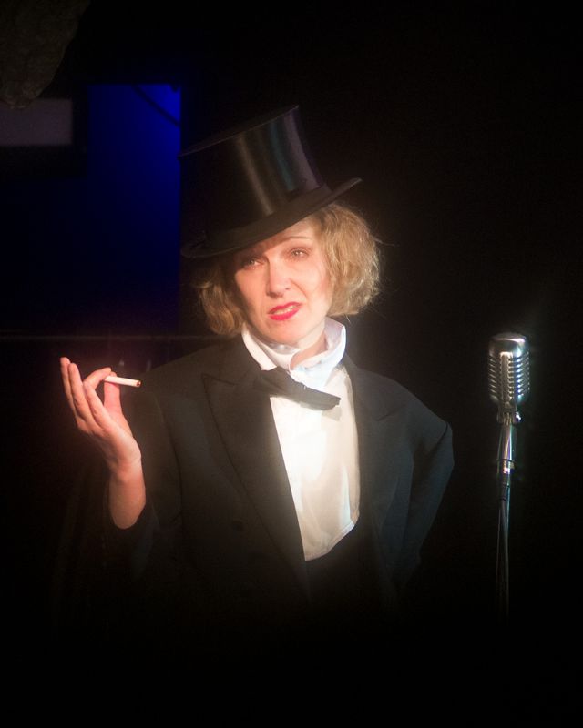 „Ausgerechnet Marlene!“ im Kellertheater: Der Glamour von gestern im Licht von heute