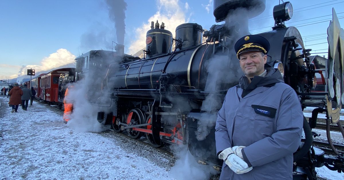 Im-Silvesterzug-dem-neuen-Jahr-entgegen-Tiroler-Olympiasieger-ist-Ehrenlokf-hrer