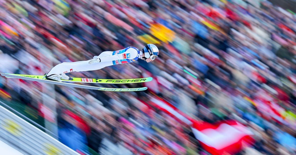 Skisprung-Krimi-am-Bergisel-Tiroler-Embacher-verpasst-Sieg-um-0-7-Punkte