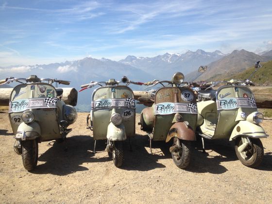 Zu sehen sind dort Zeitmaschinen auf zwei Reifen. Das vom Tiroler "Mountainmen Vespa Club" veranstaltete Event findet wieder 2017 statt.
