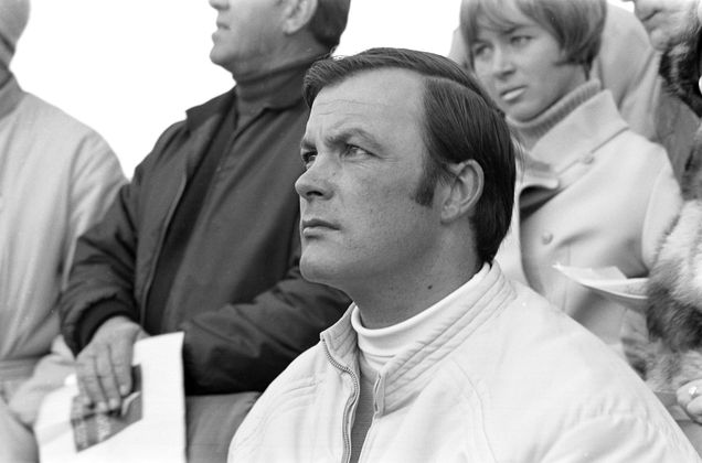 Der Superstar:  Toni Sailer, der Inbegriff des Kitzbüheler Ski-Sports. Der Jahrhundert-Sportler, dreifache Olympiasieger und siebenfache Weltmeister machte auch als Schauspieler und Sänger Karriere. Von 1986 bis 2006 war er Rennleiter am Hahnenkamm.