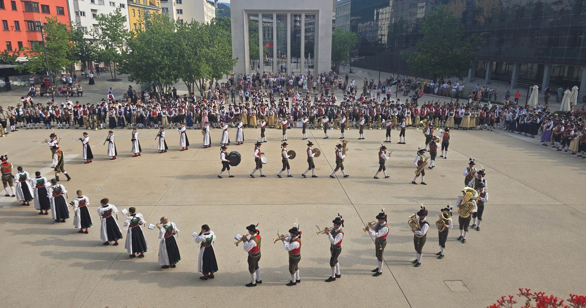 Feiern-zum-100-Jahr-Jubil-um-Ein-Hoch-auf-Tirols-Blasmusik-