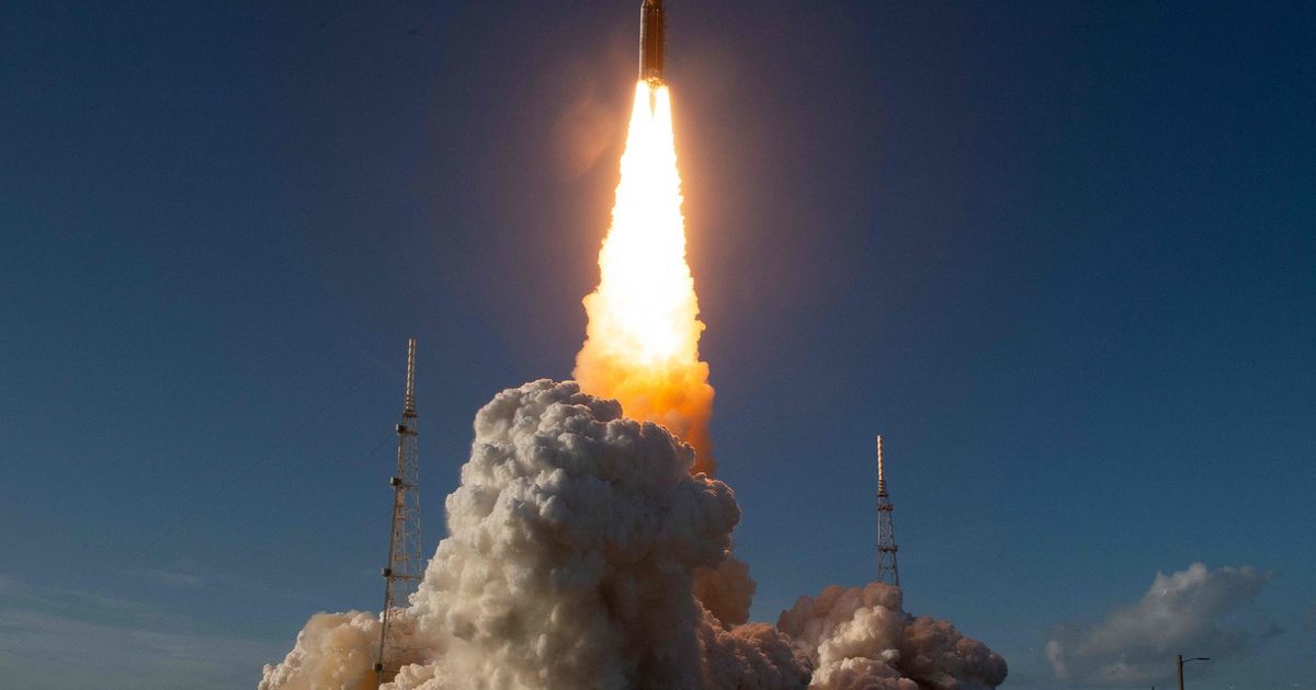 Der-Kampf-um-die-Erde-auf-dem-Mond