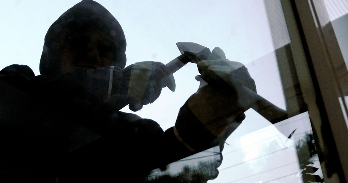 Einbruch-in-Telfer-Wohnhaus-T-ter-erbeuteten-teure-Handtaschen