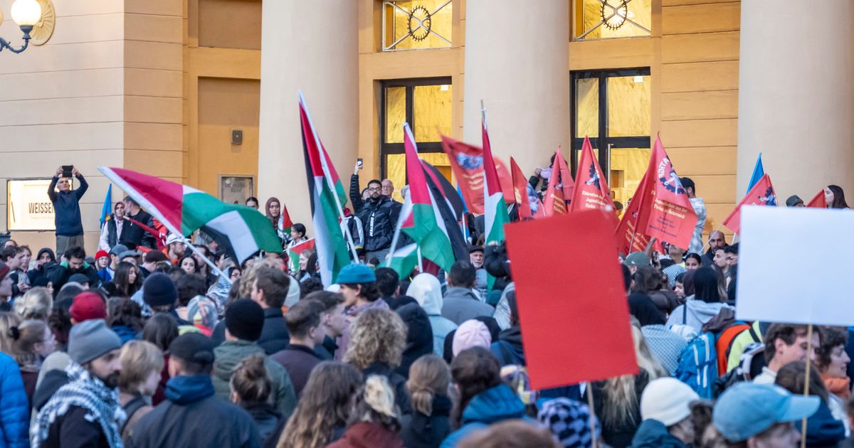 Rund-tausend-Menschen-zogen-bei-Pro-Pal-stina-Demo-durch-Innsbruck