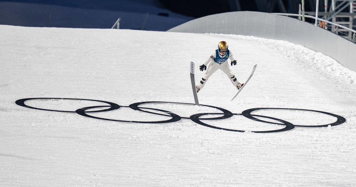 Olympia-live-So-steht-es-aktuell-beim-Skispringen-der-Damen-von-der-Normalschanze
