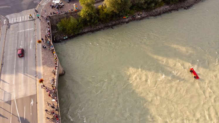 Blick von oben auf das Upstream-Surfing-System.