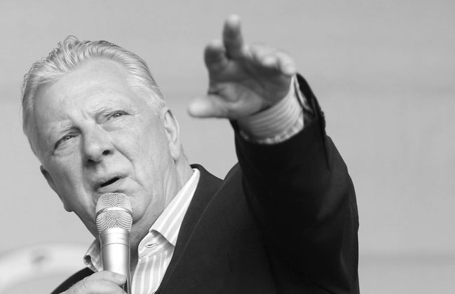 27. Mai: EDI FINGER JUNIOR (✞ 72) | Der Sportjournalist-, Kommentator und Moderator arbeitete seit Mitte der 60er-Jahre als Sportreporter für den ORF mit den Schwerpunkten Fußball und Ski Alpin. Er starb an einem Riss in der Aorta.