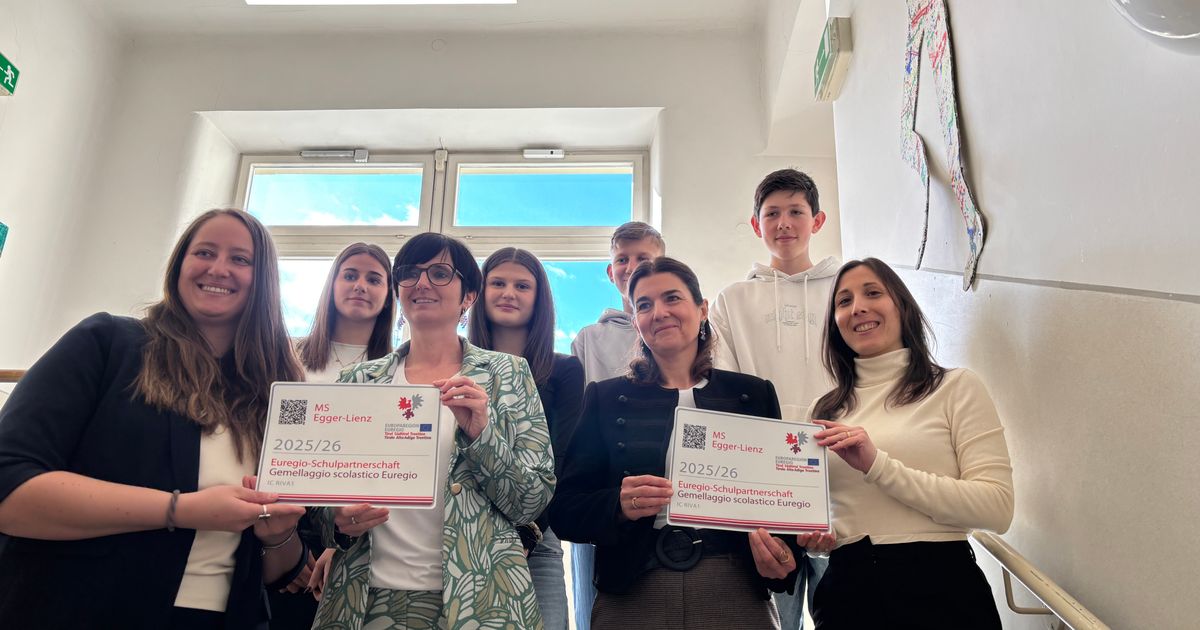 Mittelschule-Egger-Lienz-erh-lt-Auszeichnung-f-r-Euregio-Schulpartnerschaft