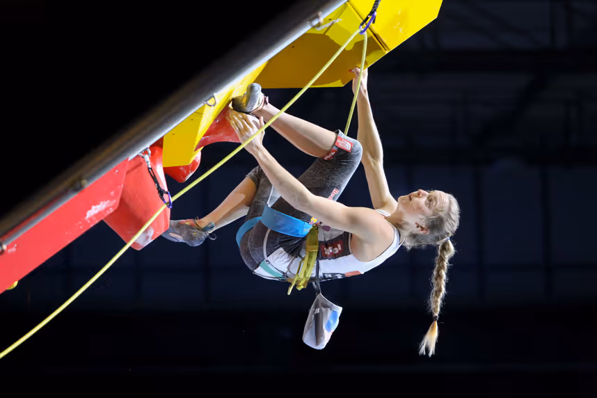 Sekunden-Thriller: Jessica Pilz vergoldet WM-Auftakt in Innsbruck