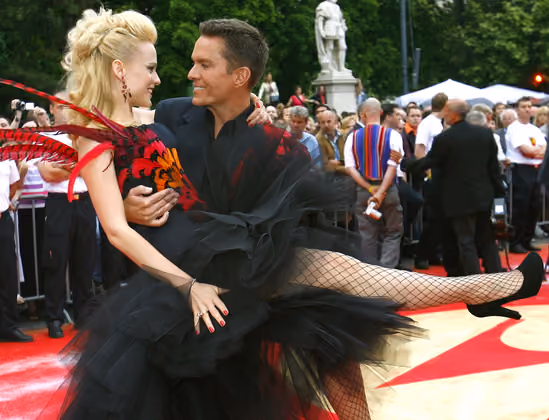 Life Ball 2006: Die Tiroler Moderatorin Mirjam Weichselbraun mit Alfons Haider.