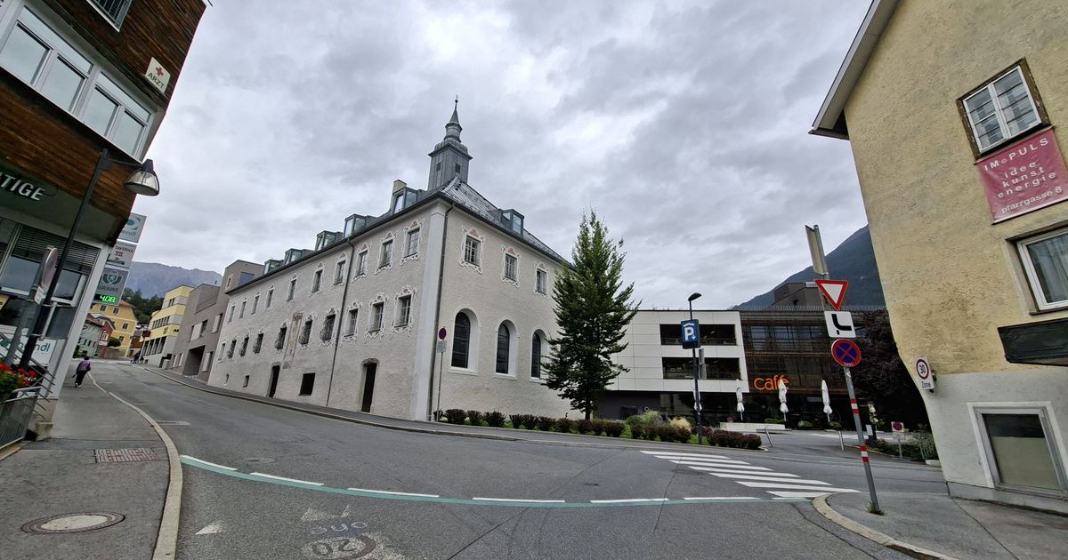 Vielfaches-Ave-Maria-zum-Imster-Kirchtag-in-der-Kapelle-des-Pflegezentrums