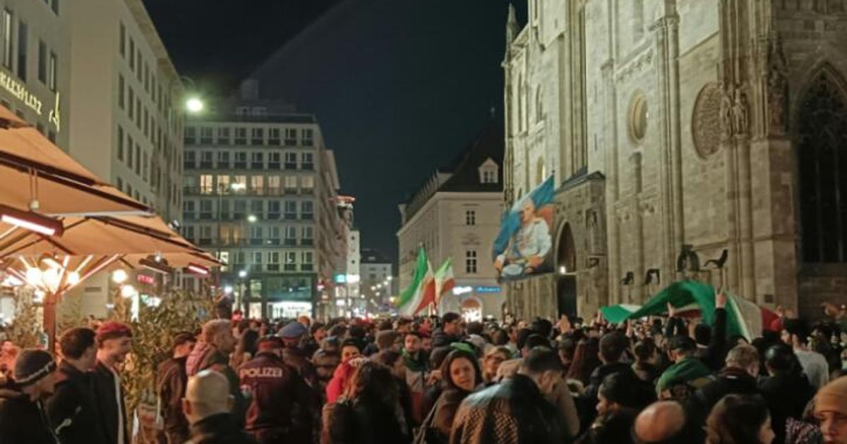 Freude-nach-Tod-Khameneis-in-sterreich