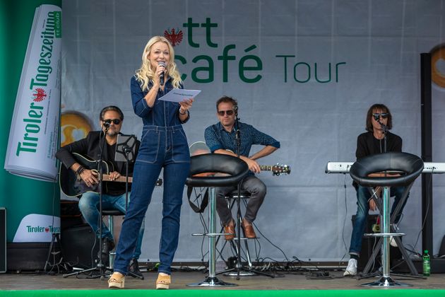 Moderatorin Denise Neher.