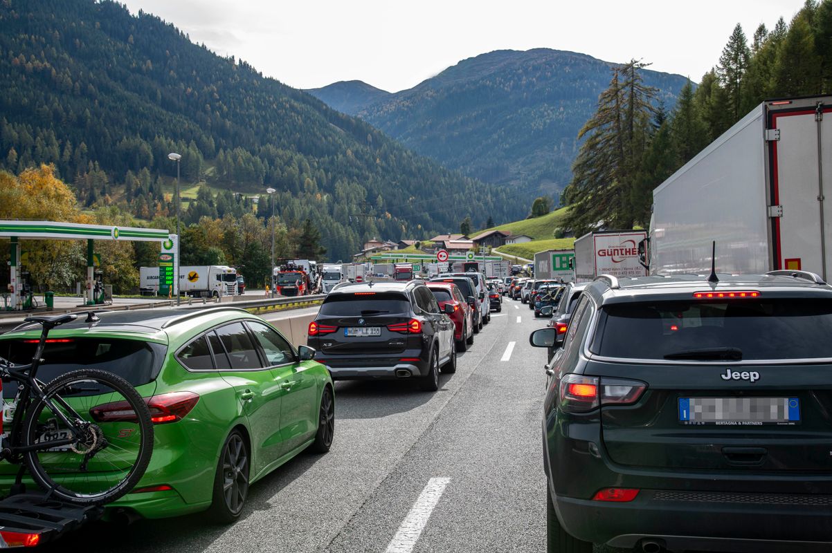 Ferienende im Osten und Ötztaler Radmarathon sorgen für viel Verkehr in Tirol