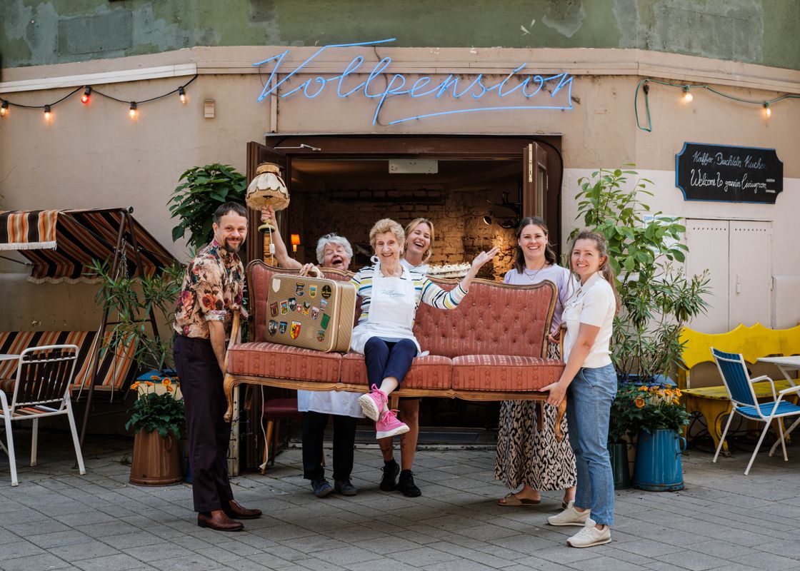 Pop-up in Innsbruck: Wiener Generationencafé „Vollpension“ sperrt in der Altstadt auf