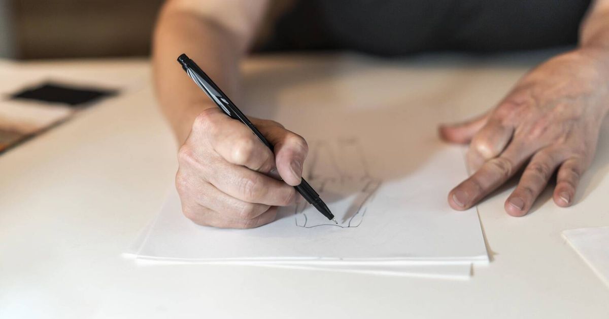 Comic-Workshop-in-Lienz-Ein-Profi-gibt-Zeichen-Tipps