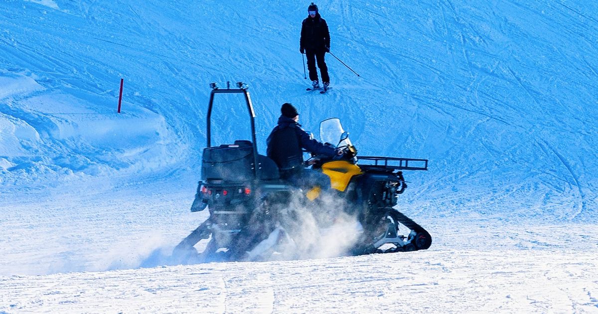 Junger-Skifahrer-prallte-in-Seefeld-mit-voller-Wucht-gegen-Skidoo
