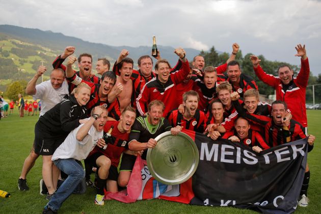 1. Klasse Ost: Am allerletzten Spieltag sicherte sich der SC Going im direkten Duell mit Schlitters den Titel.