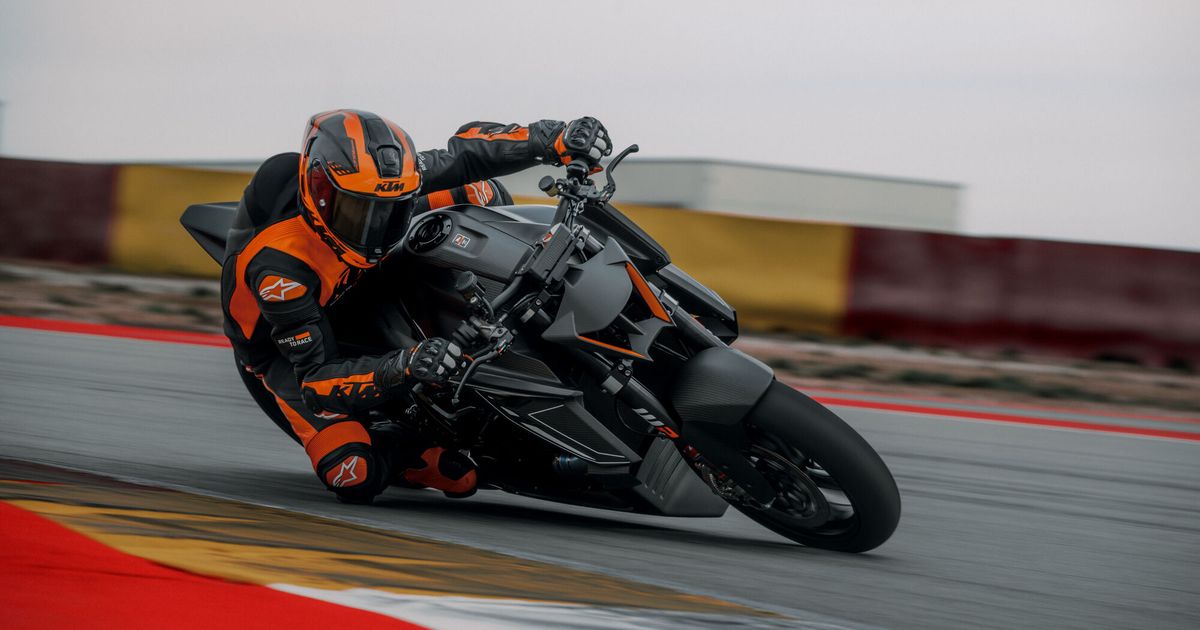 Kompromisslos-f-r-die-Rennstrecke-Die-KTM-1390-Super-Duke-RR-Track-2026
