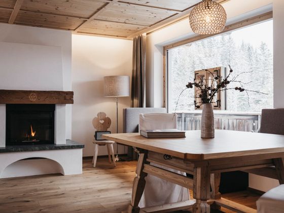 Die Chalet-Suiten sind Rückzugsorte, in denen die Natur intensiv spürbar ist.