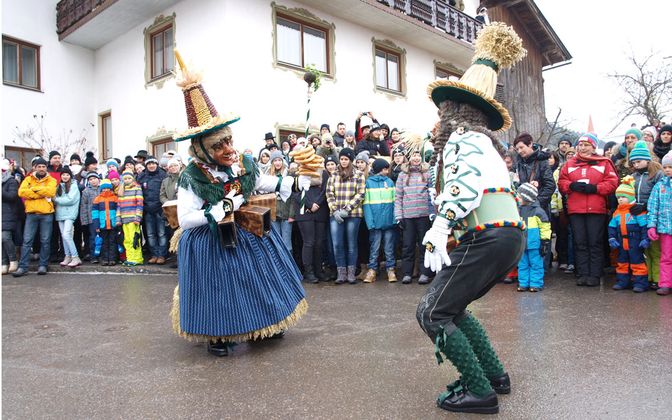 Rund eintausend Zuschauer sahen ein mystisches Schauspiel.
