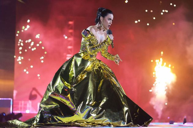 ... von Katy Perry an. 