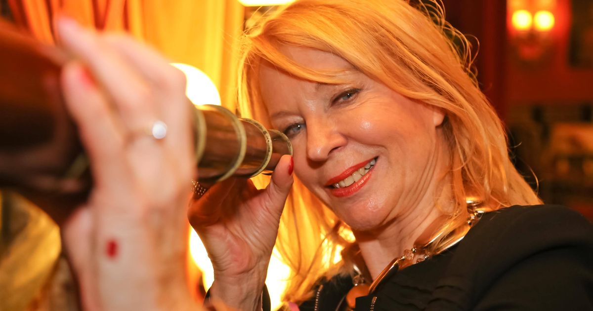 Gerda-Rogers-blickt-f-r-2026-in-die-Sterne-Was-uns-in-der-Liebe-und-im-Beruf-erwartet