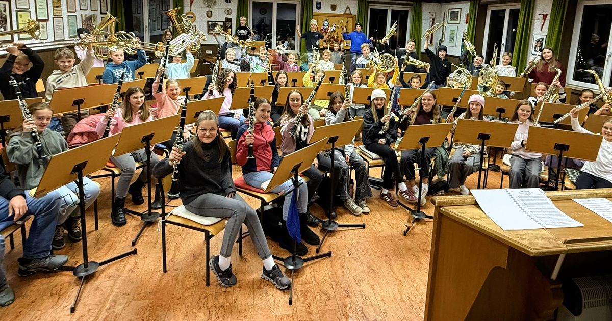 Doppelter-Adventszauber-in-Osttirol-Musikschule-l-dt-zu-festlichen-Konzerten