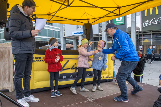 Die drei Erstplatzierten der Mädchen.