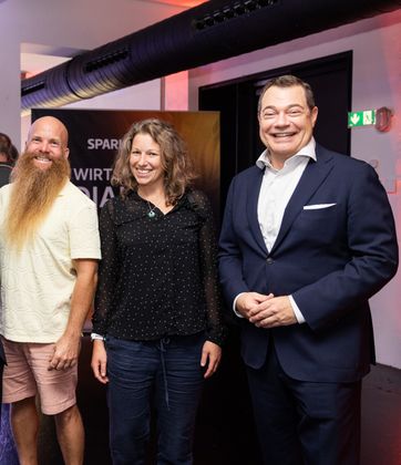 V.l.: Tobias Höllbacher (Seru Consulting), Daniela Hochmuth (Koch alpin) und Hans Unterdorfer (Erste Bank).